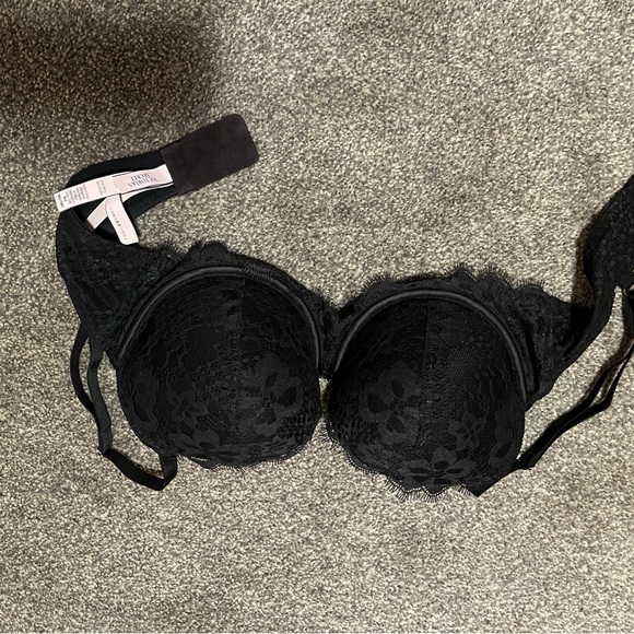 Victoria’s Secret bra, last chance, going to Goodwill - Picture 4 of 4